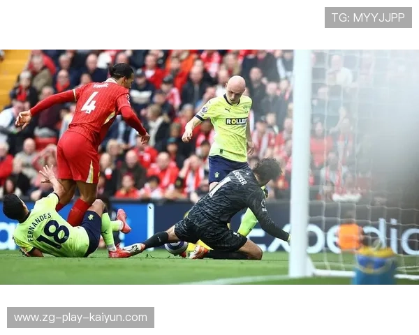 利物浦快速边路推进,迪亚斯抽射太正 利物浦快速边路推进,迪亚斯抽射太正